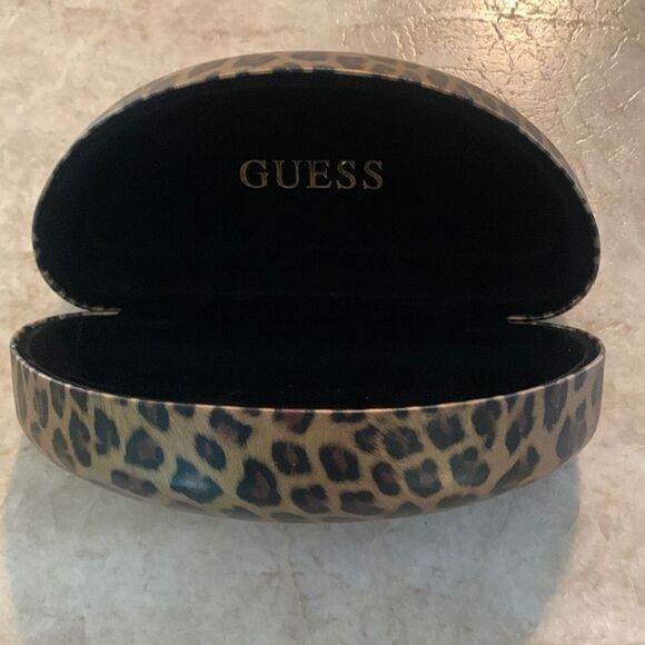 GUESS Animal Print Glasses Case - Picture 2 of 3